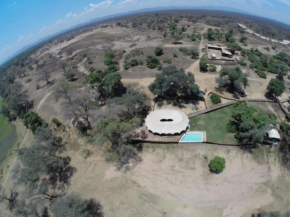 Anabezi Camp Hotel Jeki ภายนอก รูปภาพ